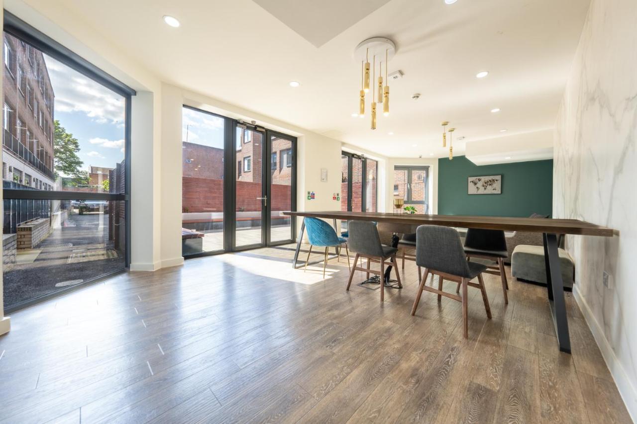 Luxury One Bedroom Serviced Apartment In The Heart Of Bedford Exterior foto
